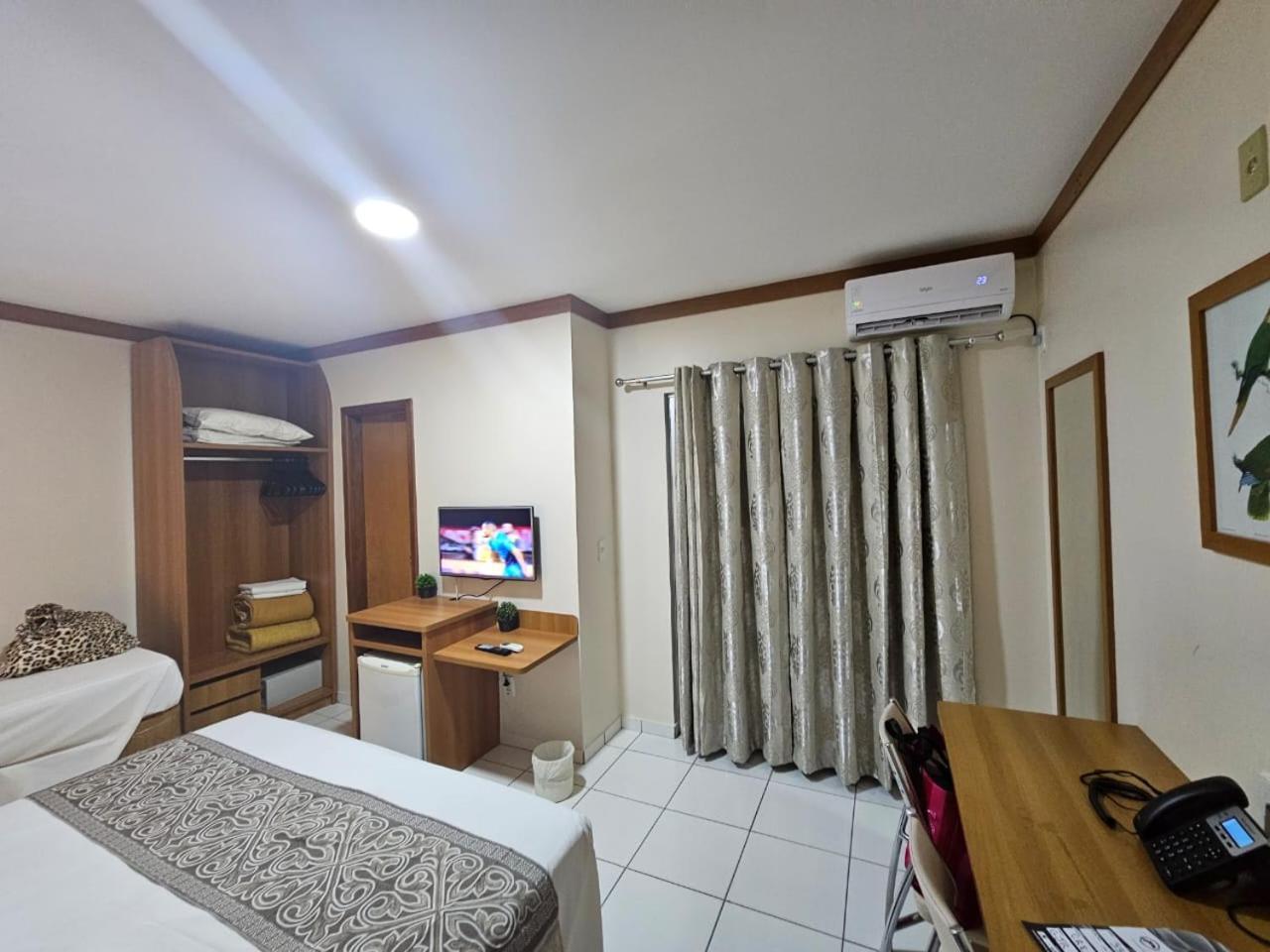 Golden Dolphin - Grand&express - águas Termais - - Roupa De Cama, Banho E Tv De Led